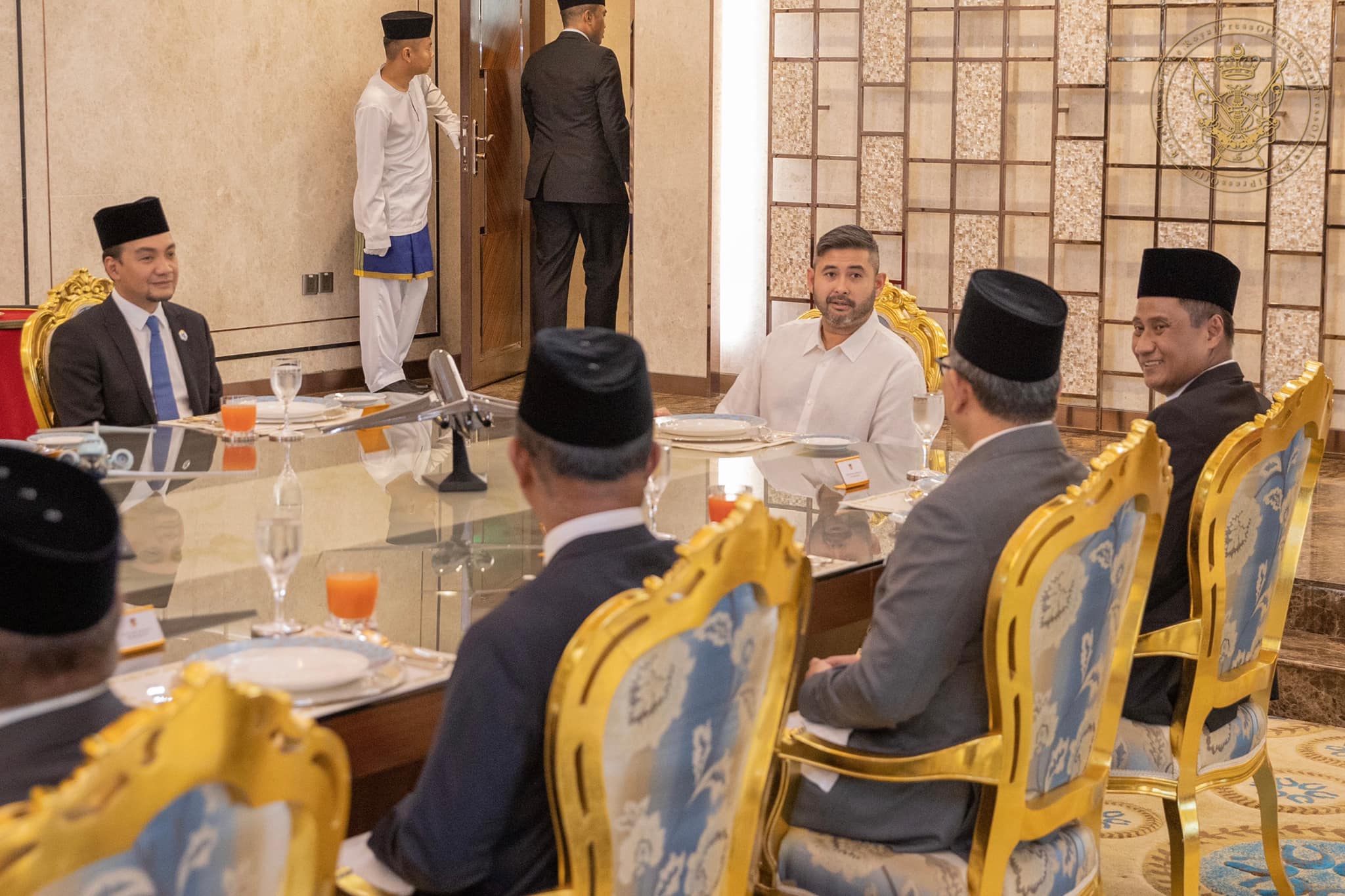 未雨绸缪!柔苏丹捐赠10.3万帐篷给全国各州