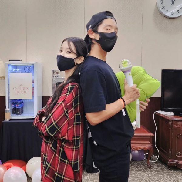  IU自揭耳朵出问题1年 坦承像身处地狱般痛苦