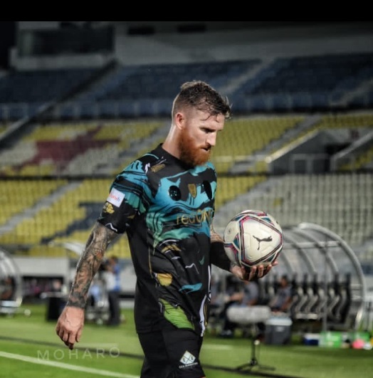 JPN规定10年 足球员来马5年就当公民!网民:根本不符资格 内长应交代