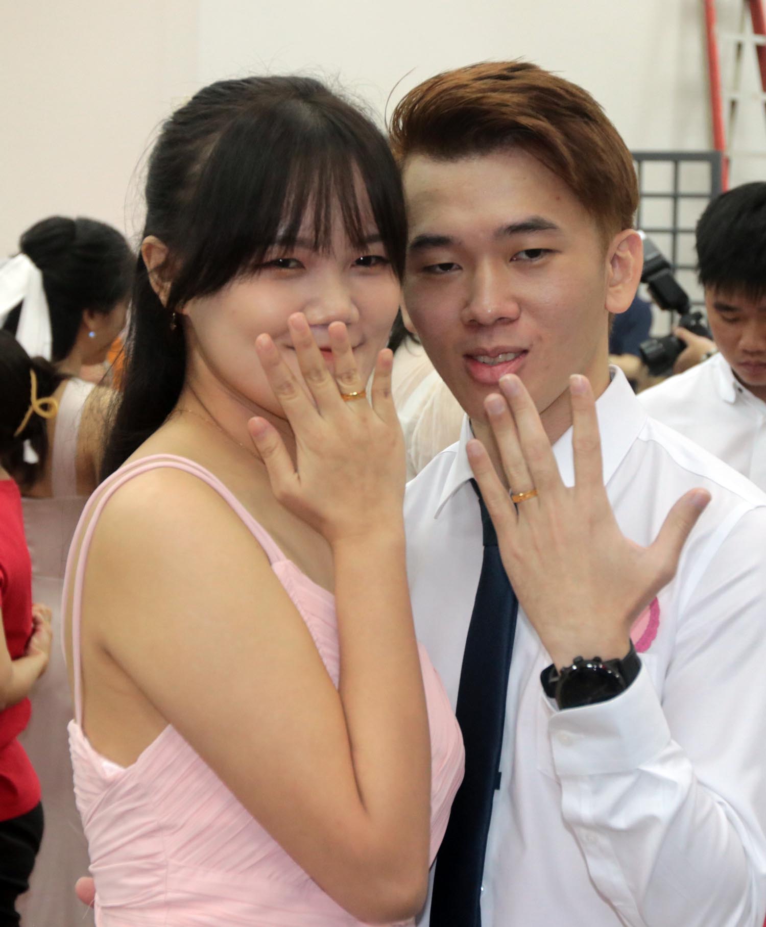 NS芙蓉/“久久同心婚约汇”集体婚姻注册，13对新人婚了！