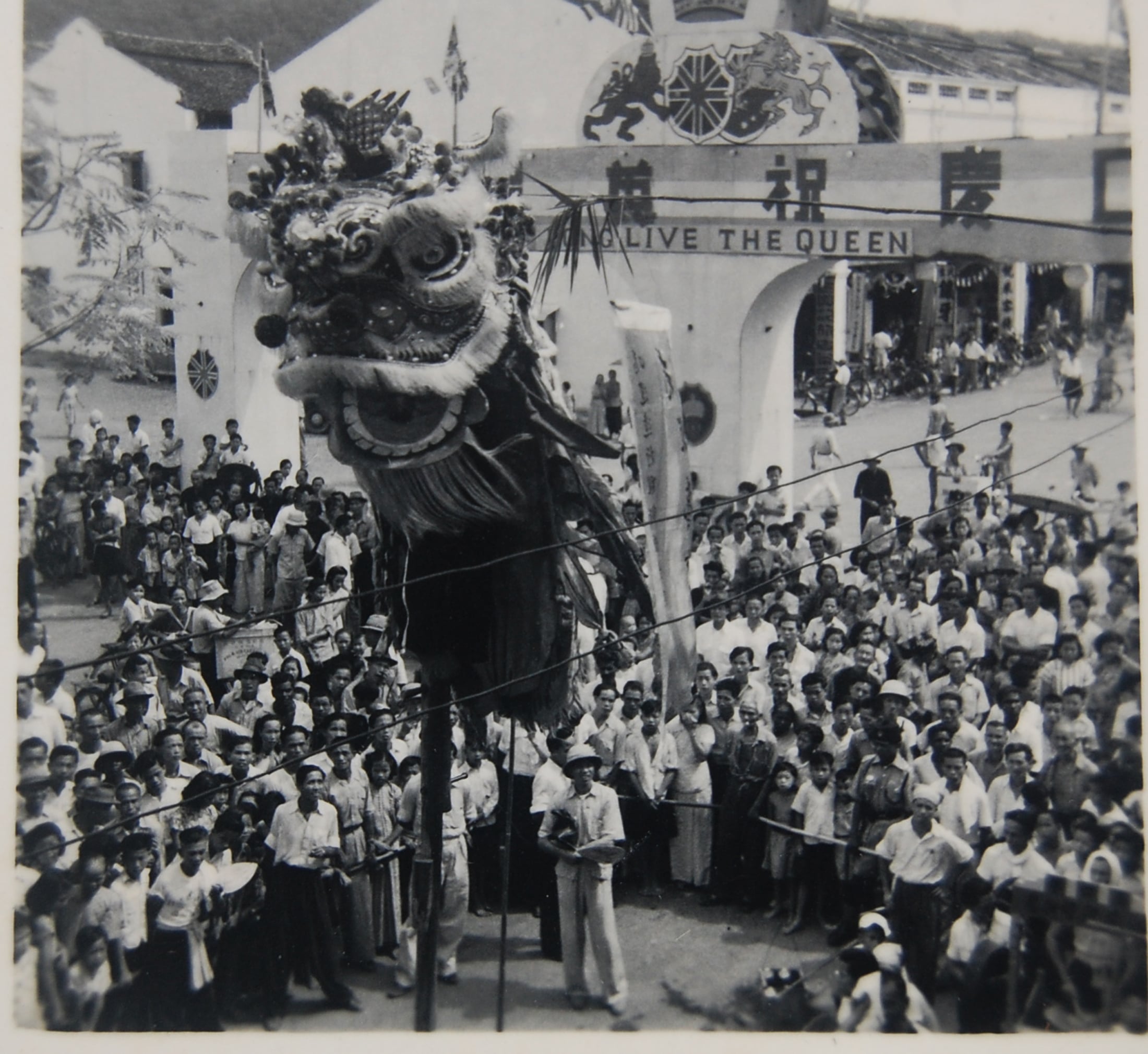 英女王登基 马口热闹非凡