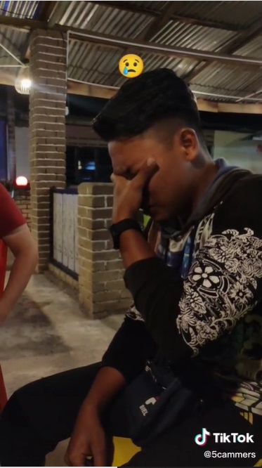 20好友集资买电脑助男子升学  真挚友情感动网