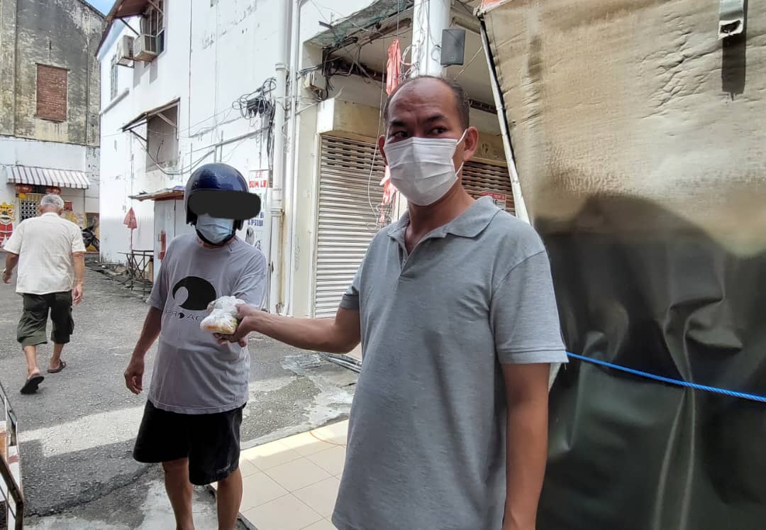 2/10《有故事的人》派爱心食物 看尽人情冷暖