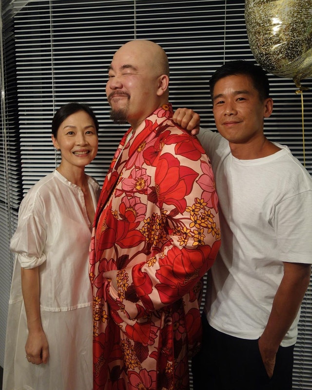 53岁彭羚近照曝光 脸色红润身材纤瘦零老态