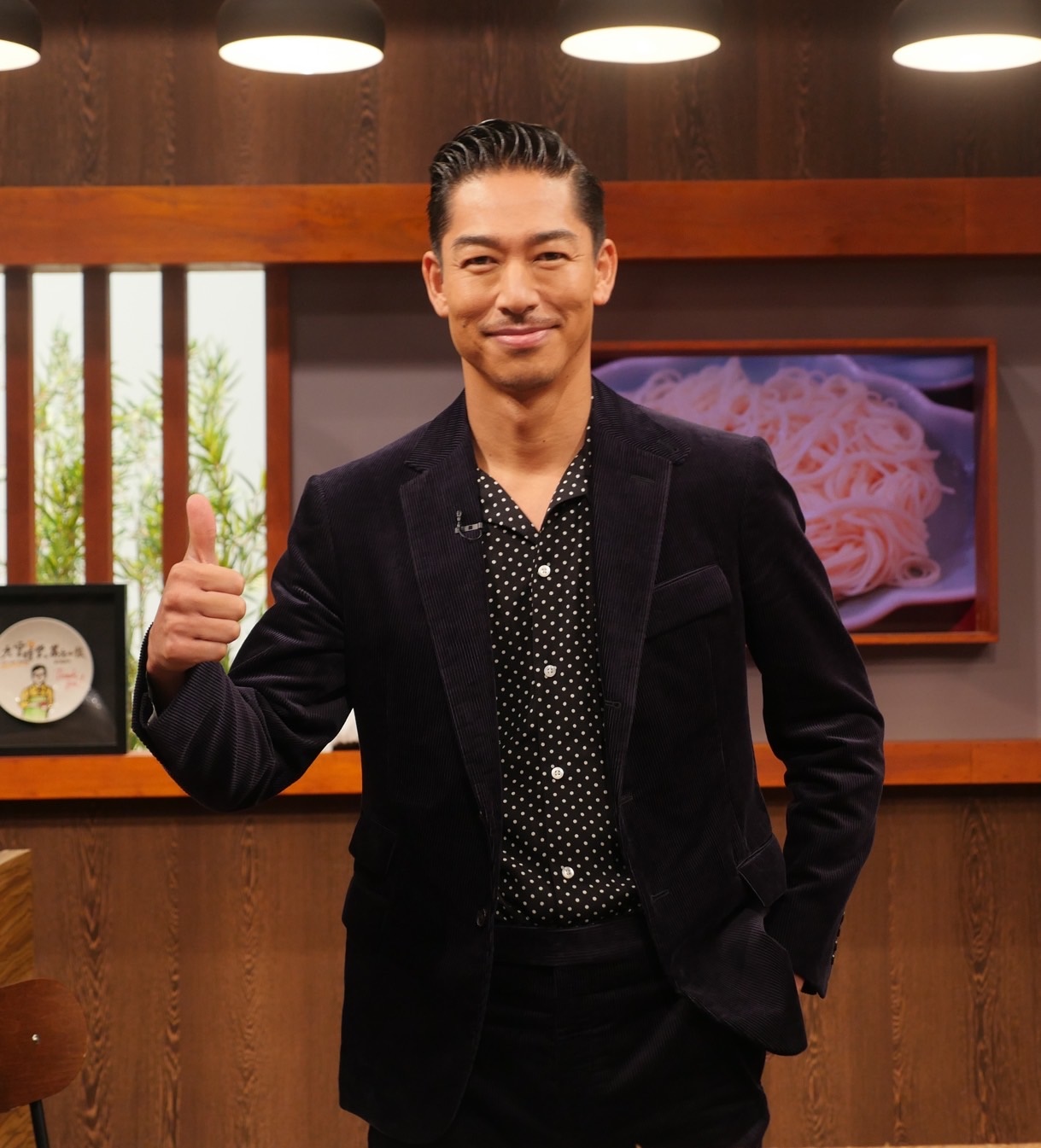 AKIRA放闪赞林志玲 为人母后变更漂亮