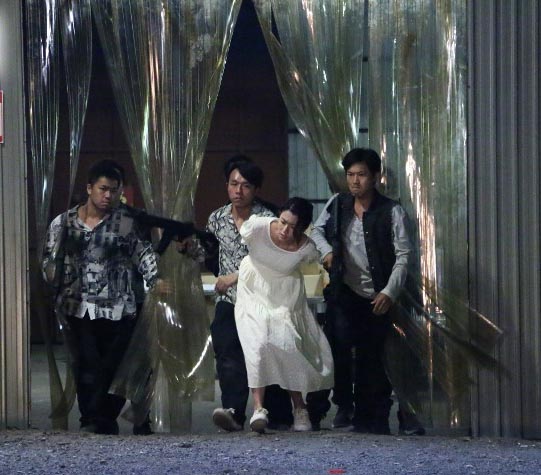  黄宗泽差点毁容！ 拍戏遭无人机击中头部