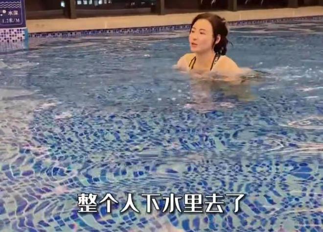 ​张柏芝晒游泳视频  三宝爸意外曝光？ 