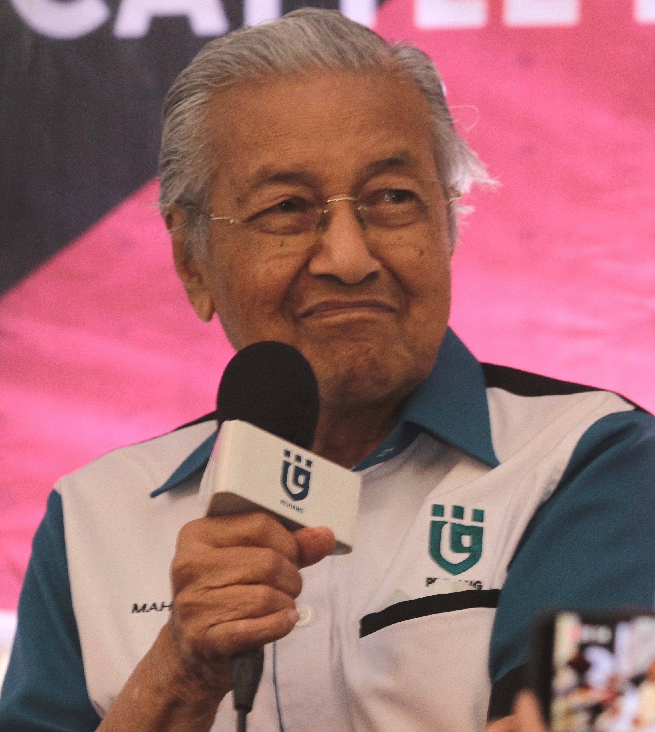 敦马要前总警长阿都哈密!欲说服他上阵大选