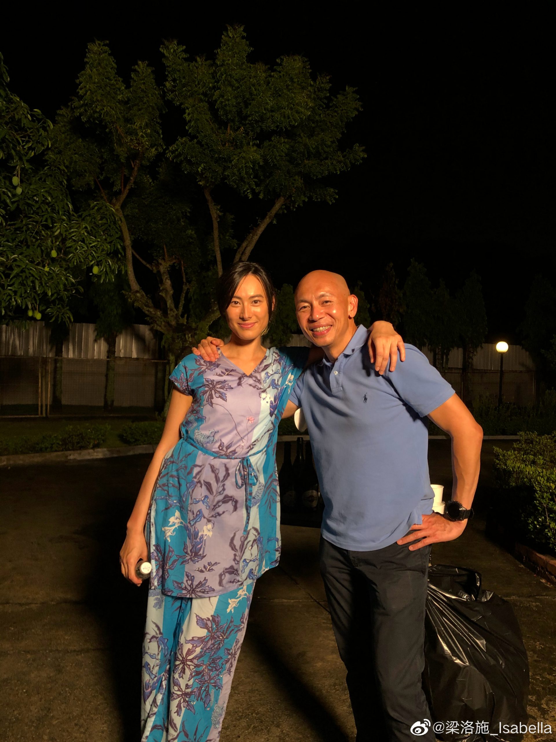 晒合照贺大马戏份杀青 梁洛施留难忘回忆