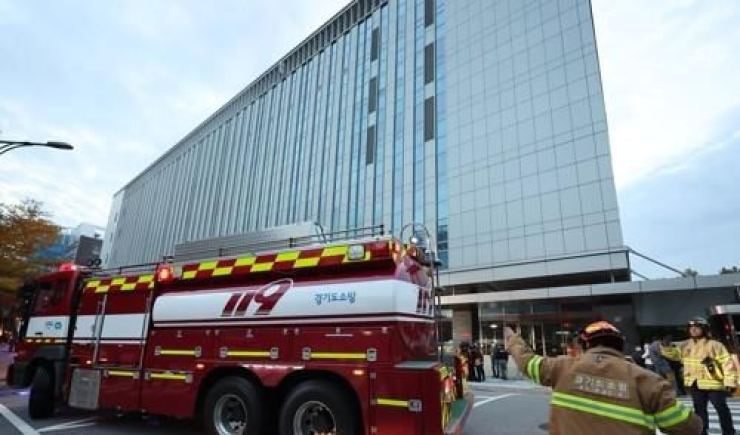 看世界/韩国数据中心电房起火Kakao死机 KakaoTalk+移动支付等瘫痪