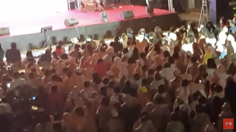 ​韩星痛心梨泰院惨祸唱不下去  遭观众狂嘘爆发肢体冲突