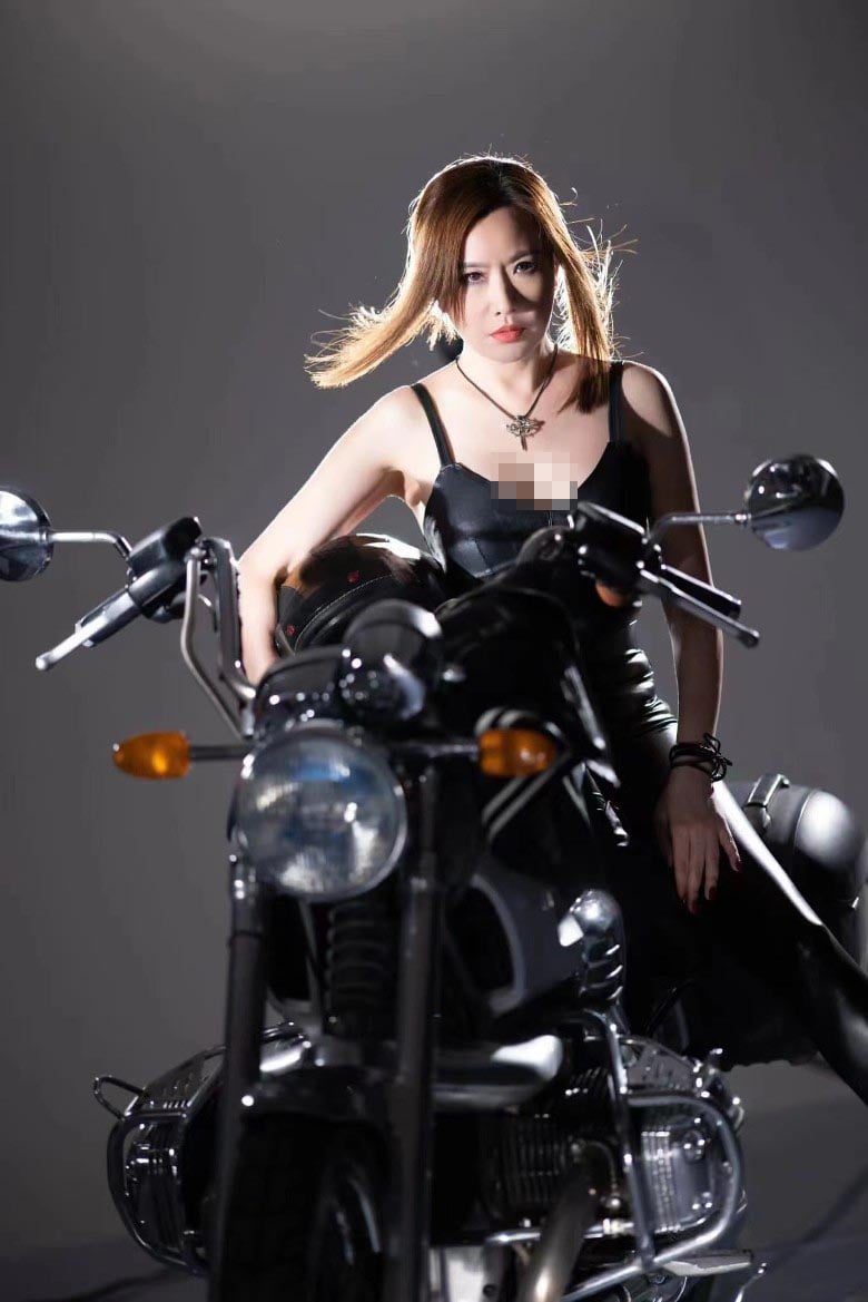 “封胸”前最后一露  张文慈美艳撩人超养眼