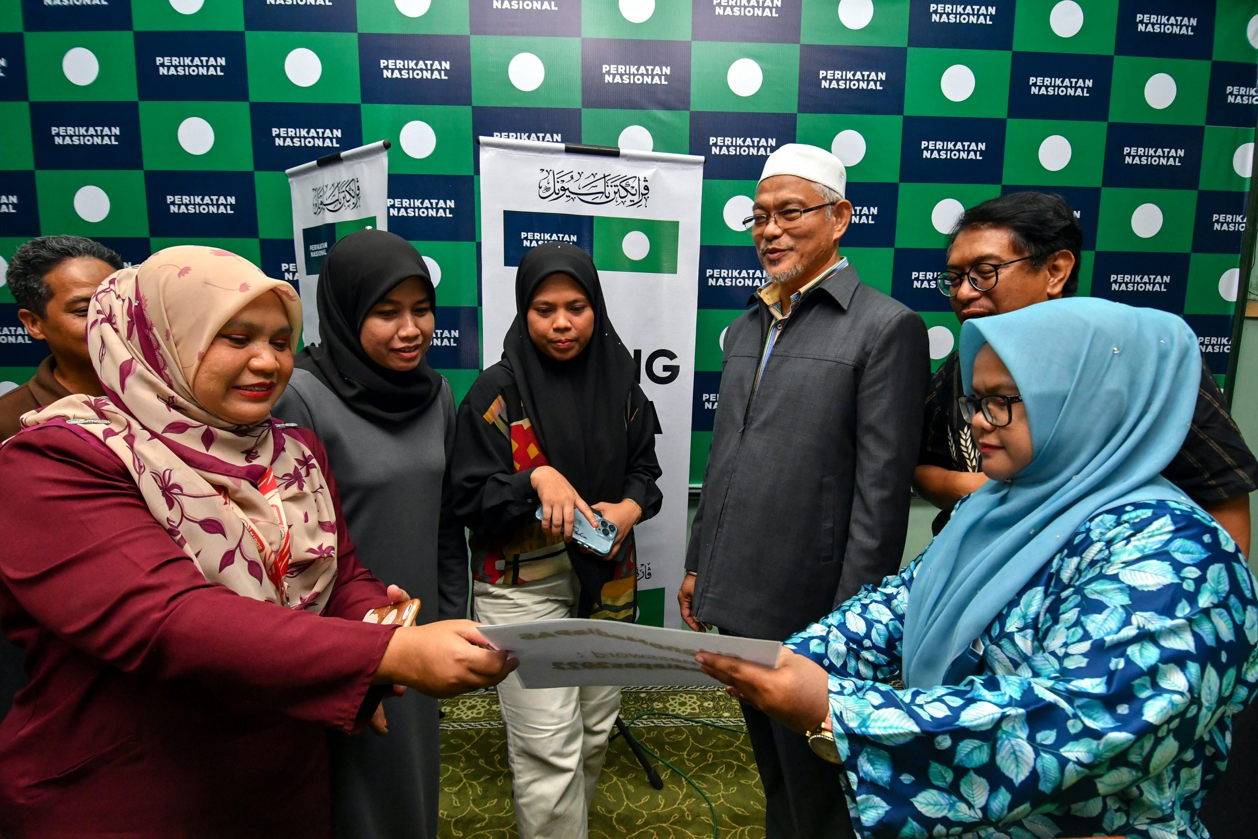 东:丹州国盟将在11月3日公布在第15届全国大选竞选吉兰丹州内14个国席的国盟候选人名单。