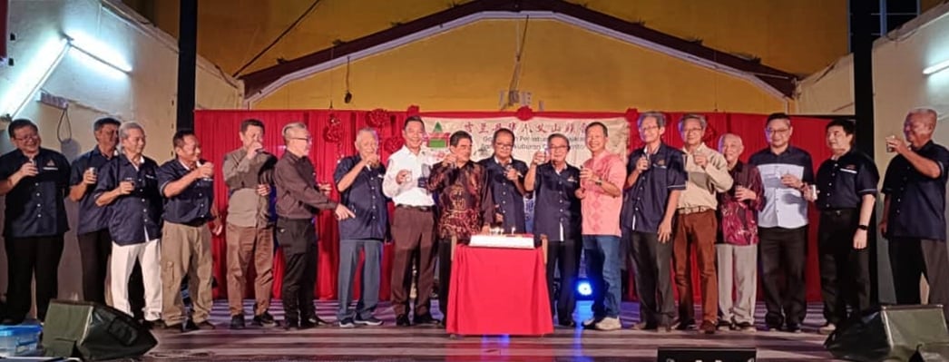 东:吉兰丹华人义山联合会会长叶恢等希望州政府早日批准各县华人义山的全权管理权,以便有效处理义山的各项发展问题。