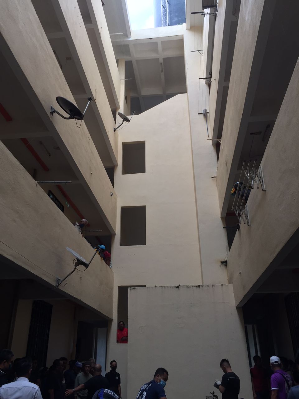 东:巫裔男子失足坠下身亡