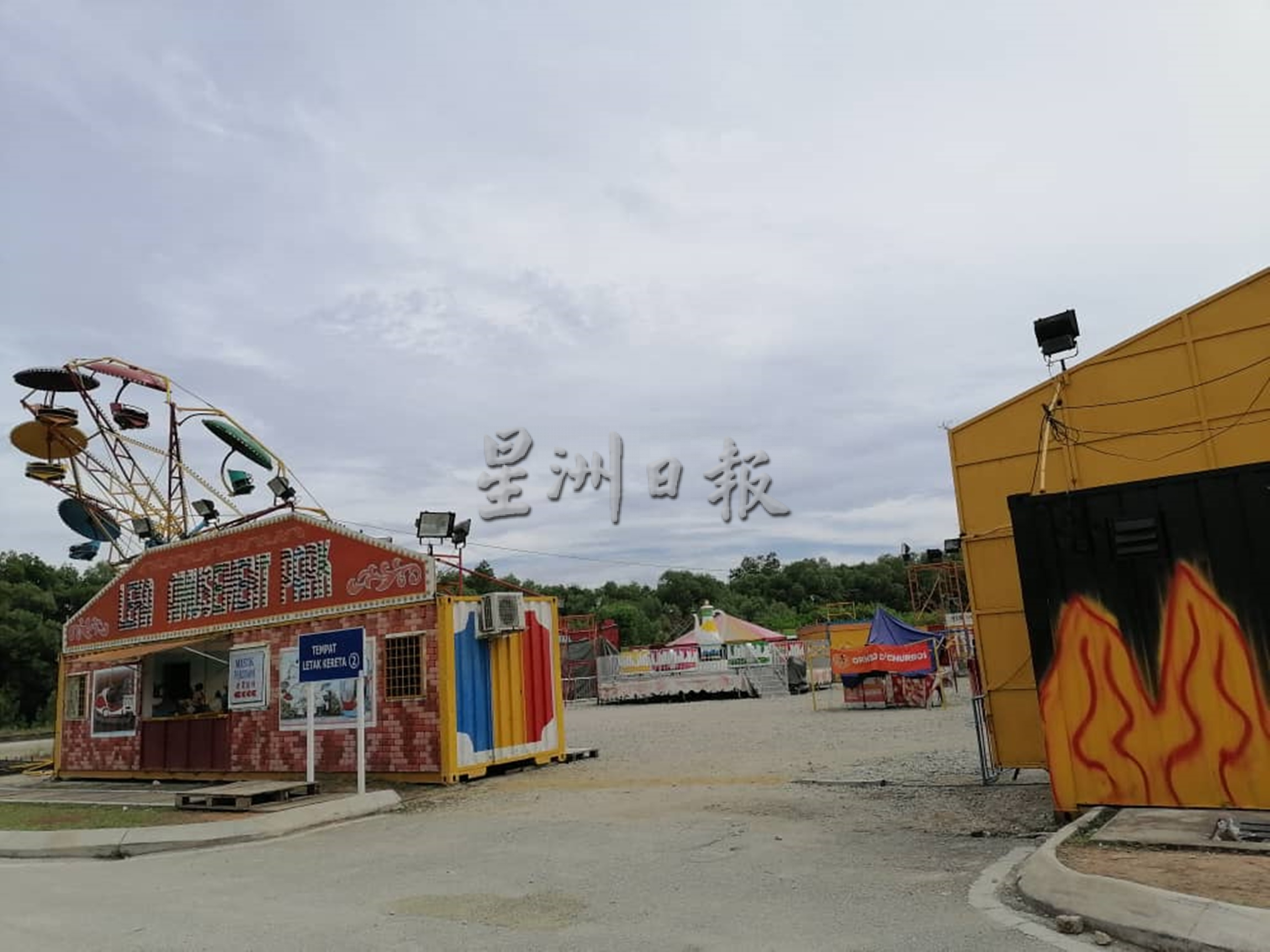 东:无法吸引顾客人潮生意惨淡,周六市集逾半小贩退出。