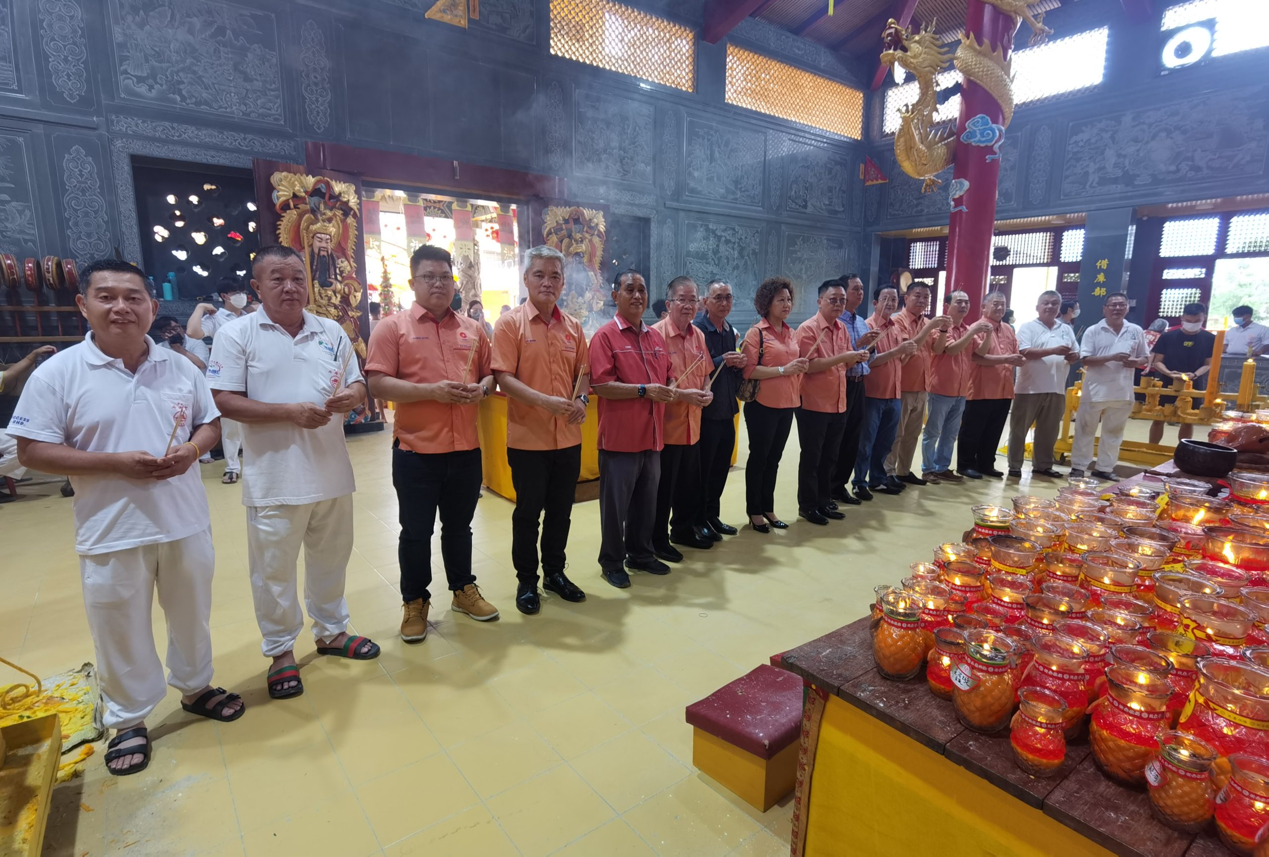 东:有心人士趁着斗母宫庆祝九皇大帝宝诞,向信众收取停车费,关丹斗母宫澄清停车场免费开放停泊,并没有收取任何费用!