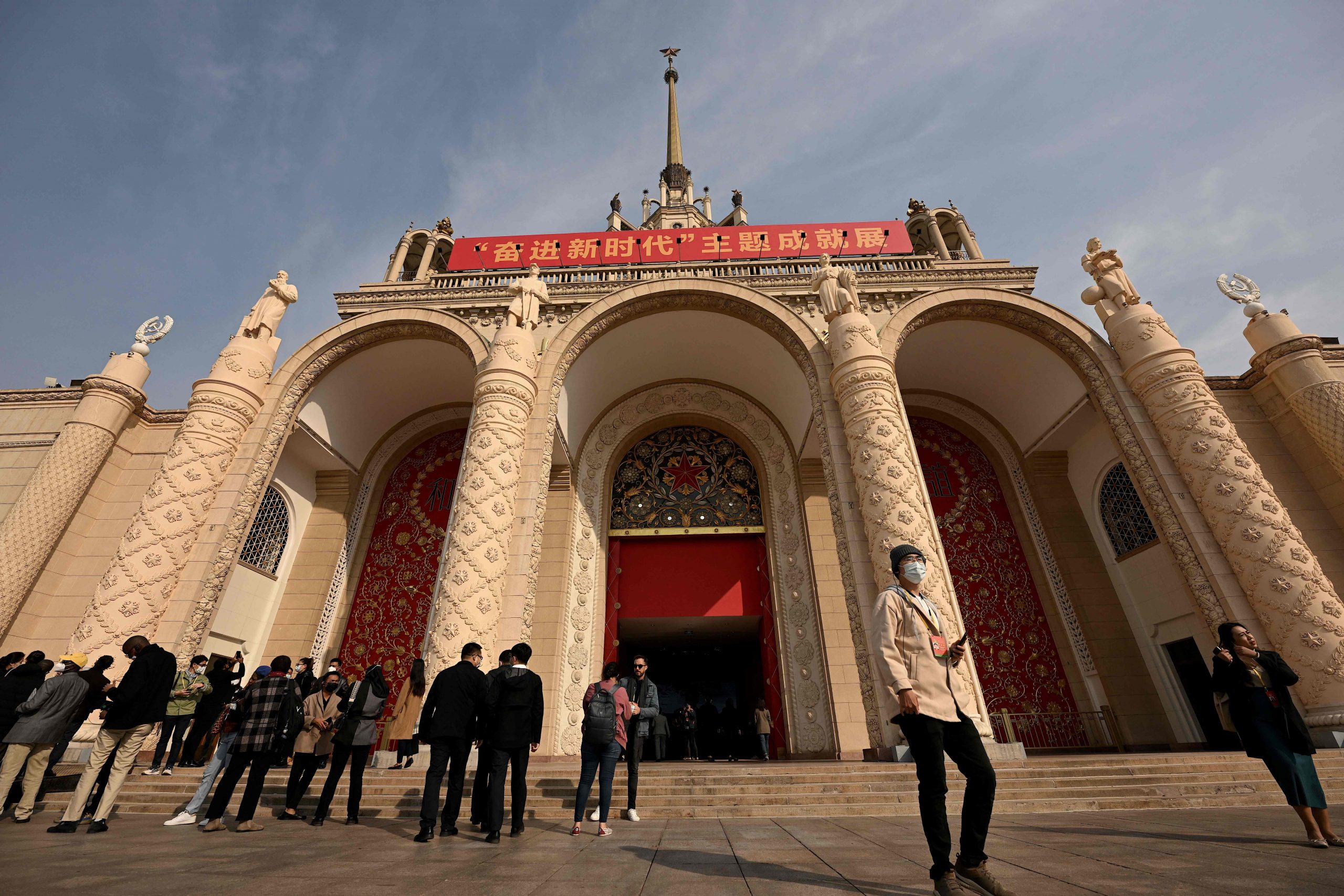 中共20大前疫情加剧 中国多地通报BF.7病例 官媒齐撑“动态清零” 重申绝不“躺平”