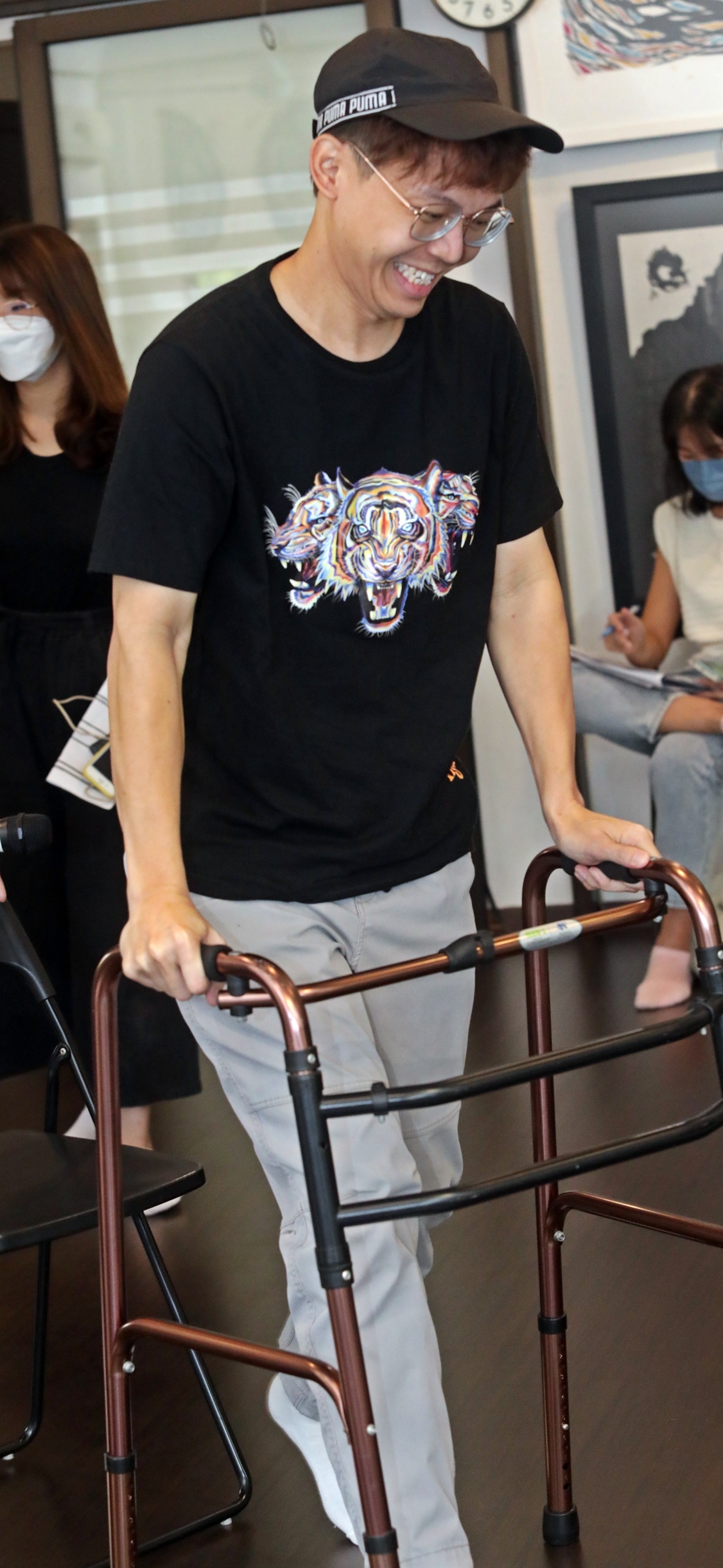 义演时隔2年重返舞台开跑 歌手精选正能量歌单