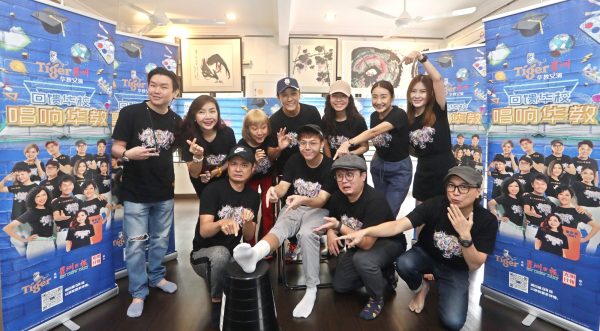 义演时隔2年重返舞台开跑 歌手精选正能量歌单