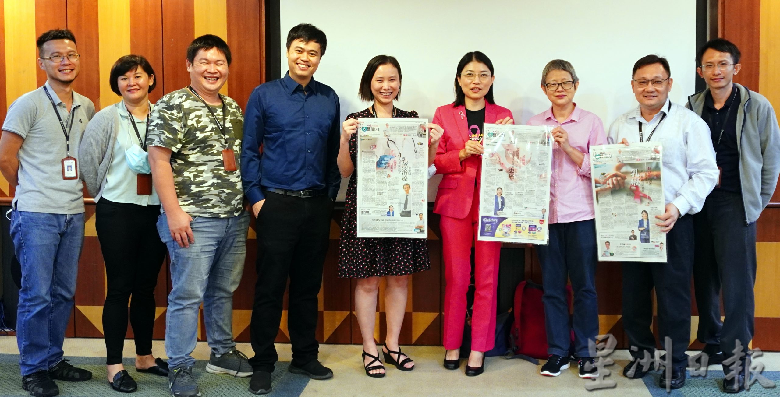 交暖势力。本报“粉红十月”醒觉讲座,“及早发现,生机再现”。有配图