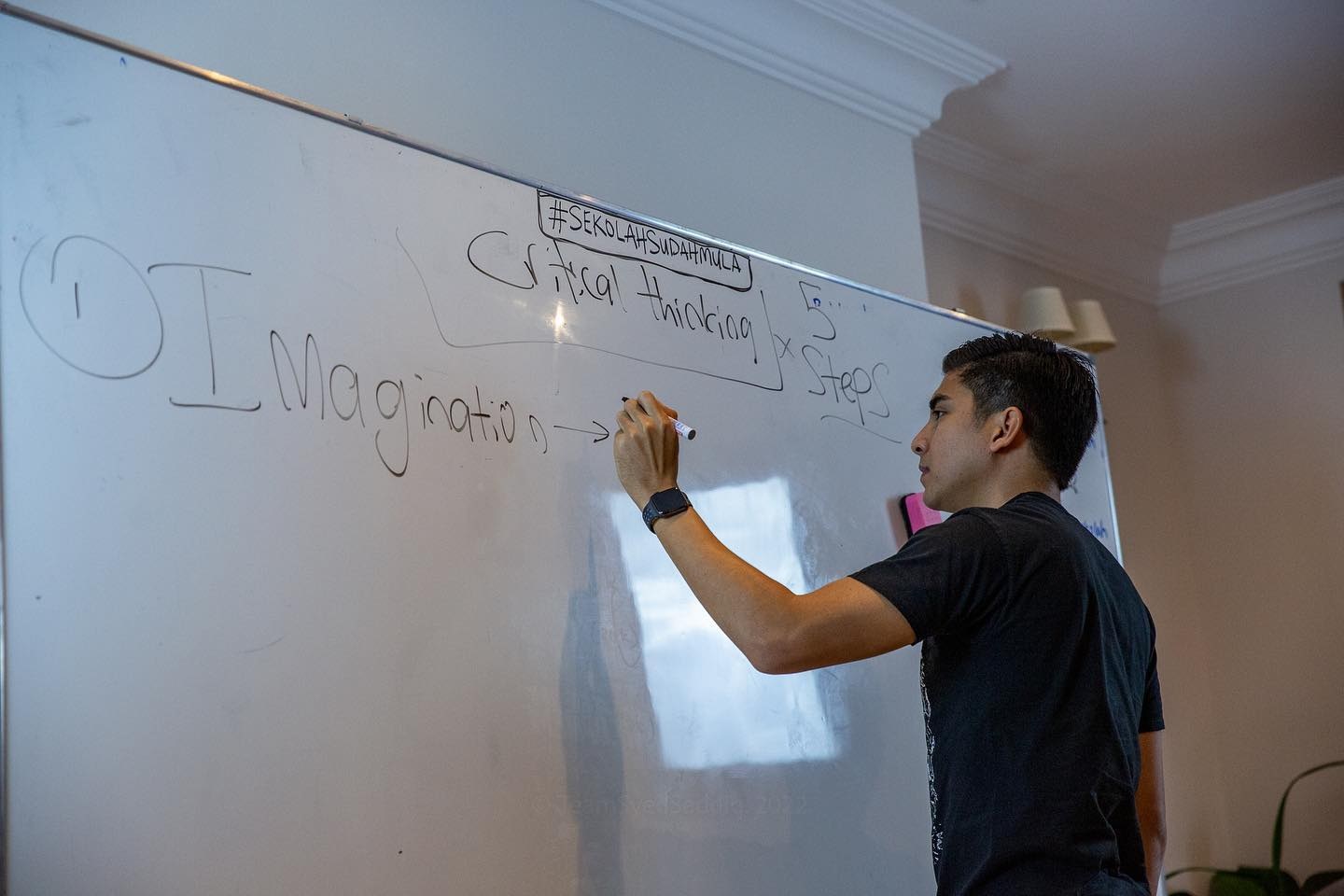 促别开除或降职网红老师·赛沙迪：没有老师 何来我们？