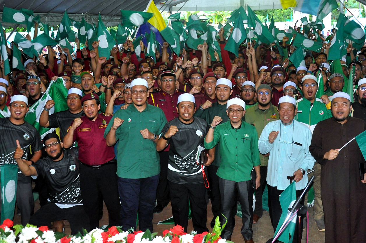 全国 :阿末法德里促请党员遵从党决定 不要质疑上阵的候选人和选区