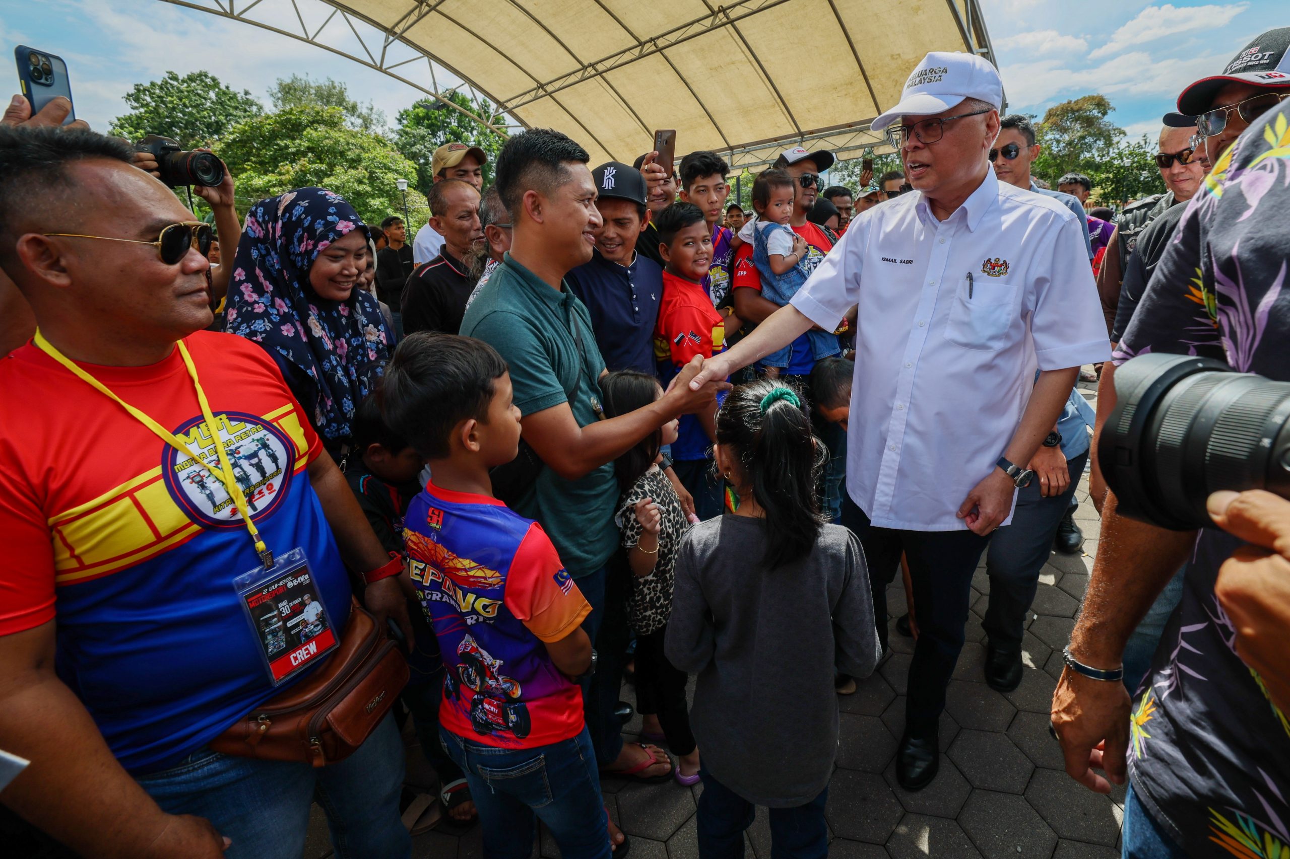 看守首相拿督斯里依斯迈沙比利说,国阵政府是个关怀人民,包括关怀青年福祉和需求的政府。