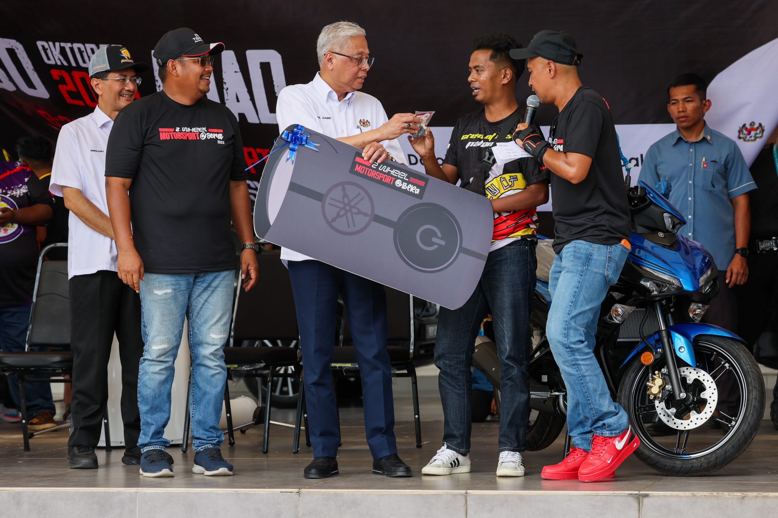 看守首相拿督斯里依斯迈沙比利说,国阵政府是个关怀人民,包括关怀青年福祉和需求的政府。