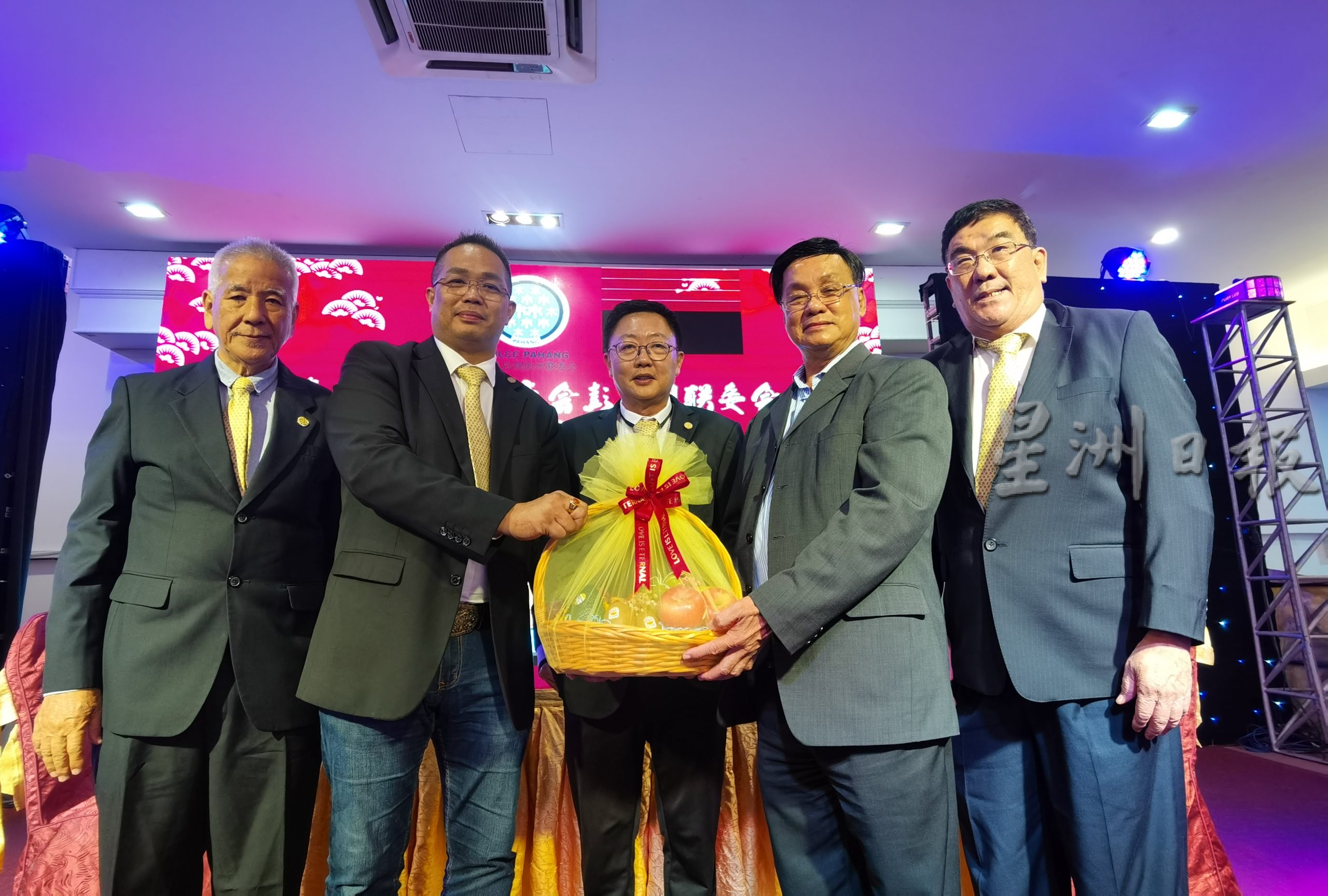 马来西亚林氏总商会总会长拿督斯里林家仪认为，若各政党想要获得选民青睐，即务必把铲除贪污、内阁及公务员大瘦身纳入成为首三个竞选宣言。