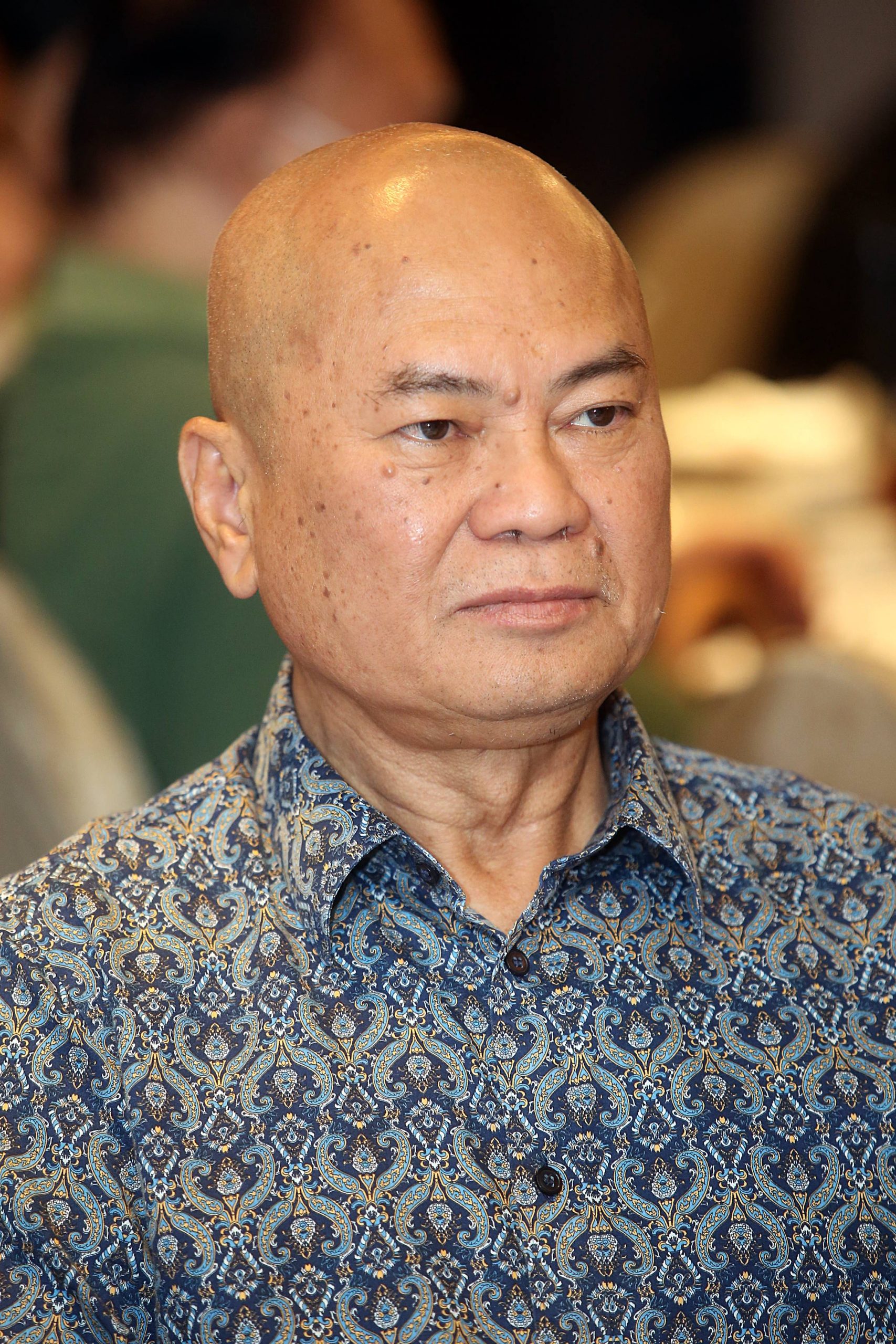 刘天球回应不退党