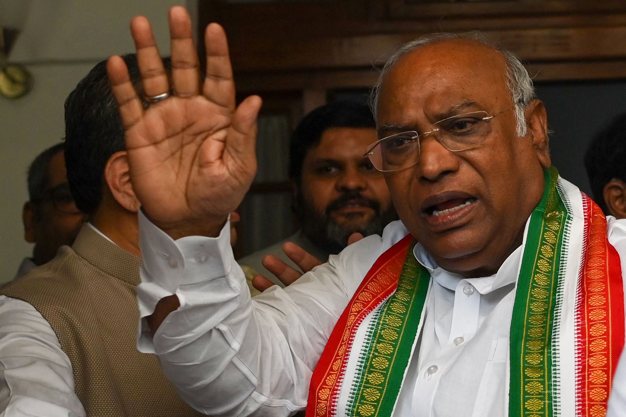 印度国大党选出新主席 24年来首位非甘地家族成员