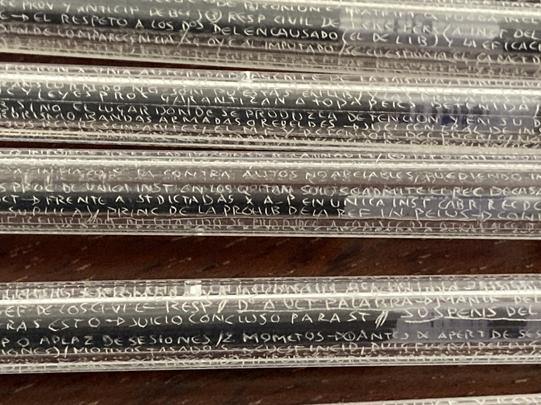 原子笔刻整部刑事诉讼法 超狂作弊法教授珍藏10年