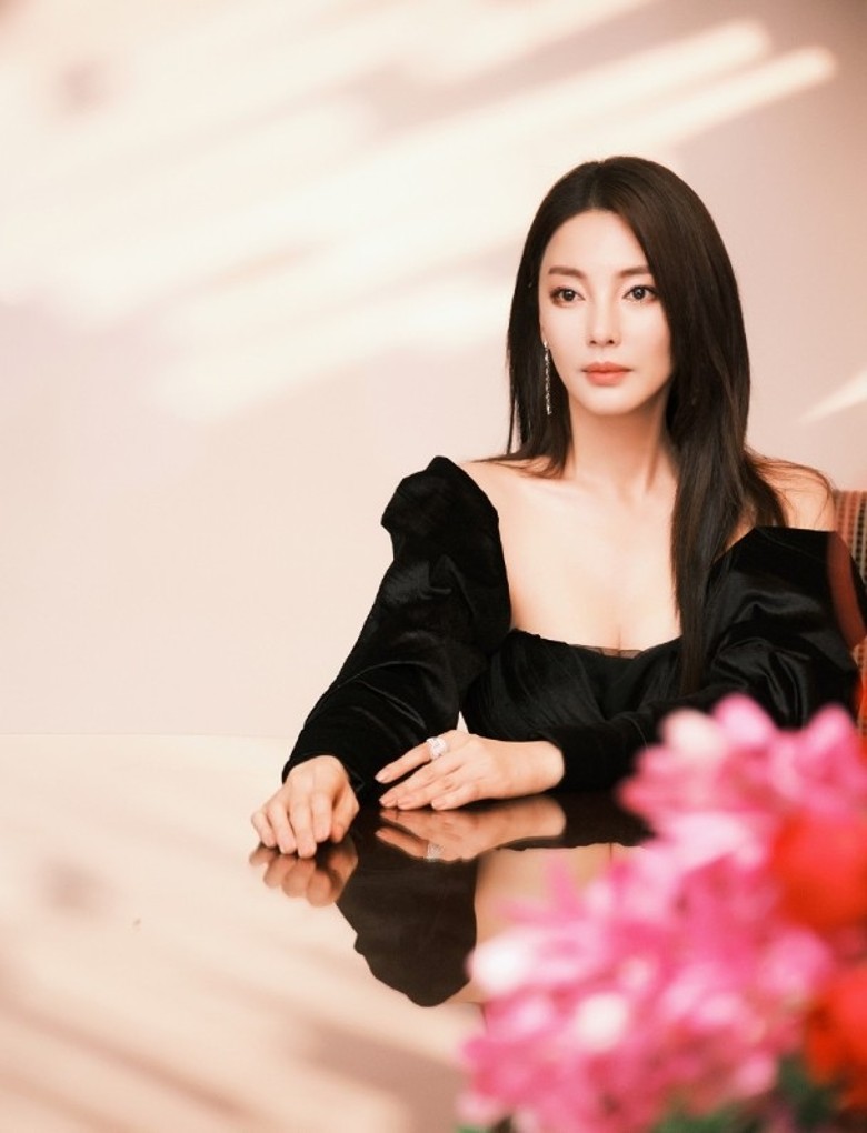 发文斥责职场霸凌 张雨绮遭网暴秒删引热议