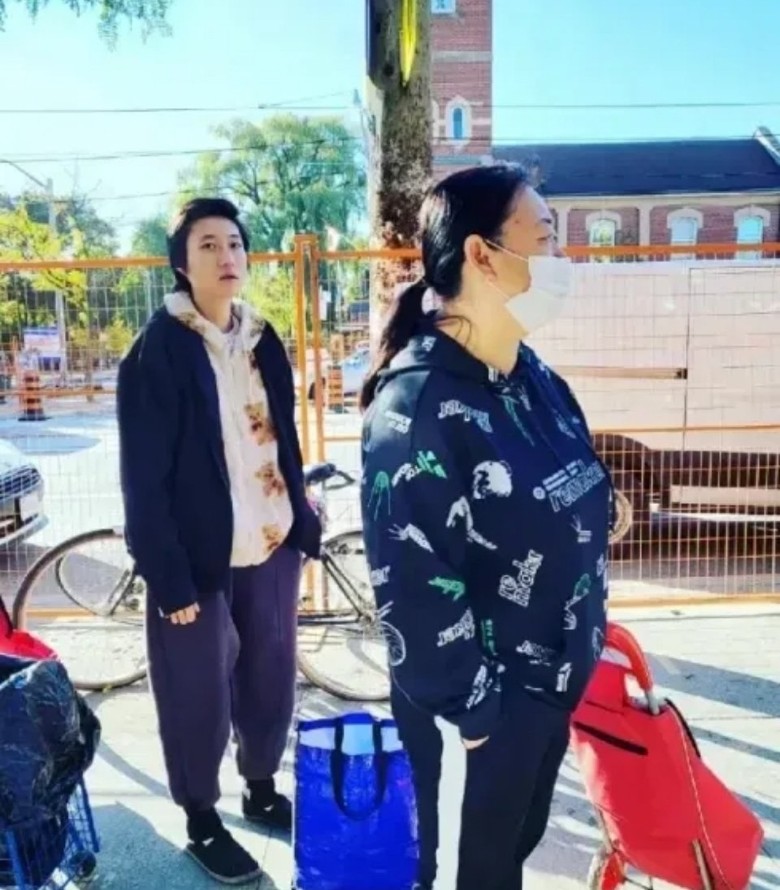 吴卓林被爆排队领免费食物 网喊话成龙帮一下