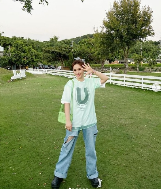 吴姗儒中空装晒6个月孕肚 网震惊:这合理吗?