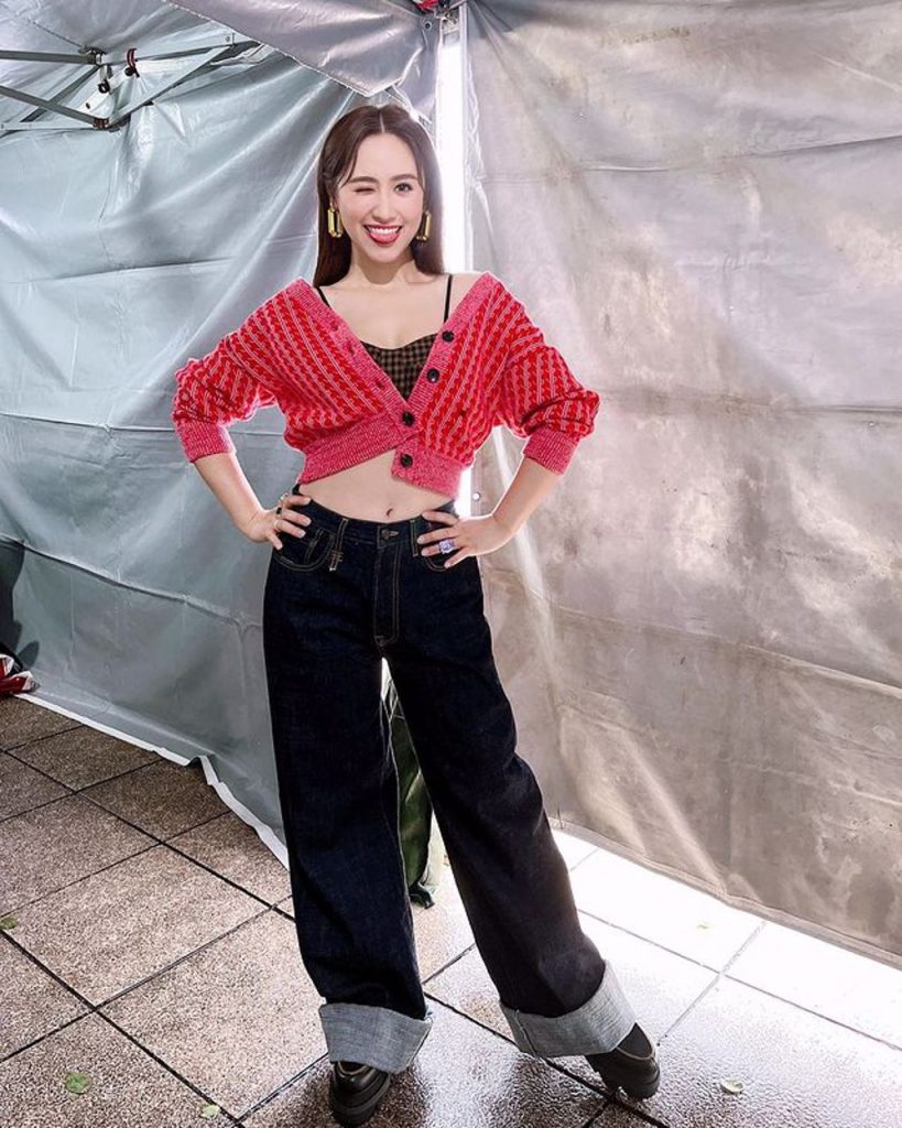 吴姗儒中空装晒6个月孕肚 网震惊:这合理吗?