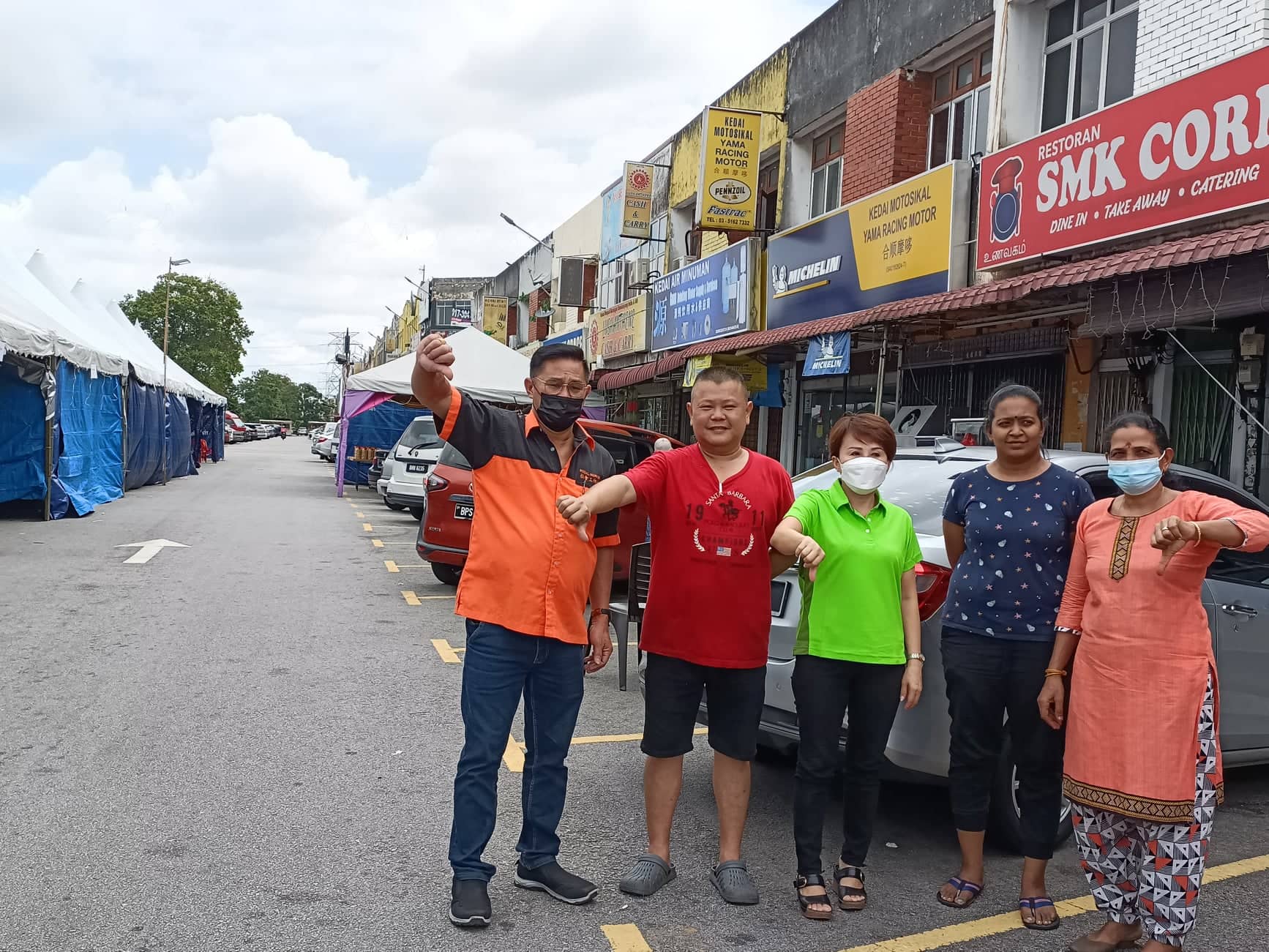 大都会3:合法临时市集,挡店阻街占车位