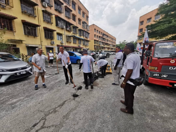 大都会/黎潍裮,民兴党班登及安邦团队补洞队伍随时候命补洞