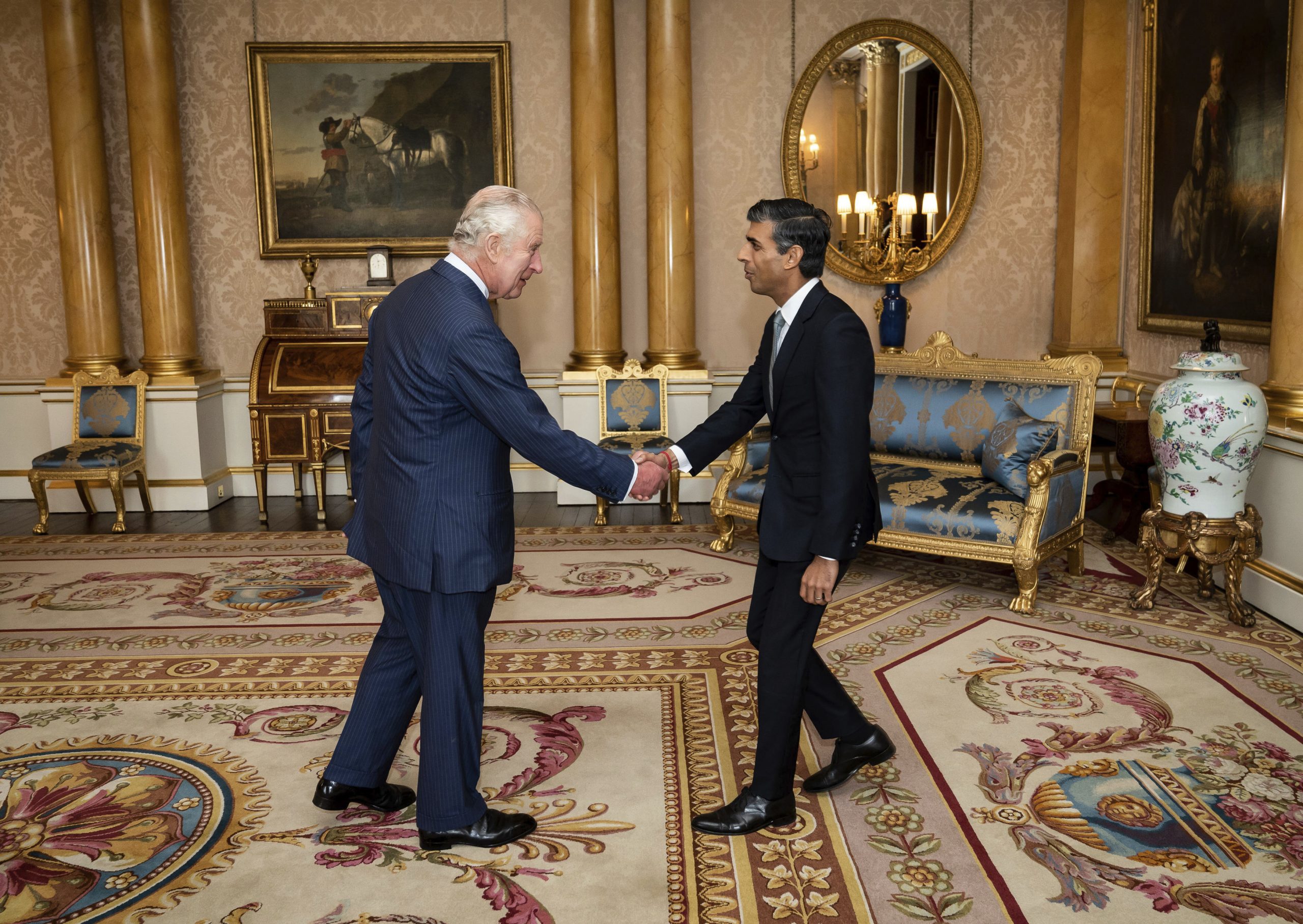  天下事  ／英国首相誓言救经济“会作出艰难决定”