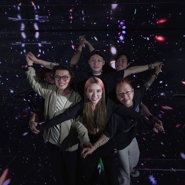 女歌手飞美禁食禁如厕口罩戴13小时 网批防疫过度