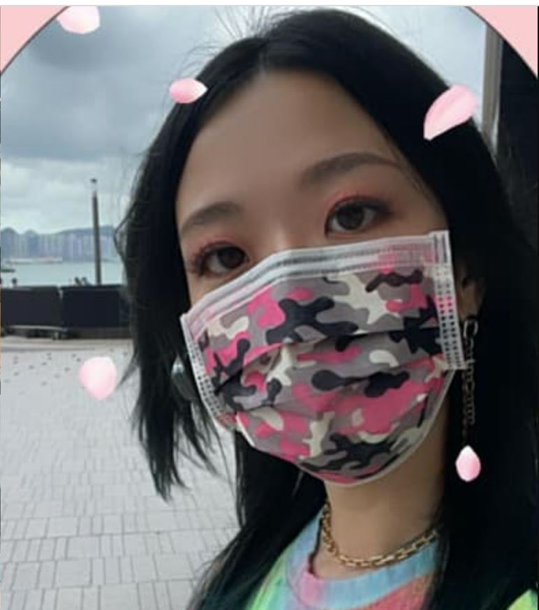 女歌手飞美禁食禁如厕口罩戴13小时 网批防疫过度