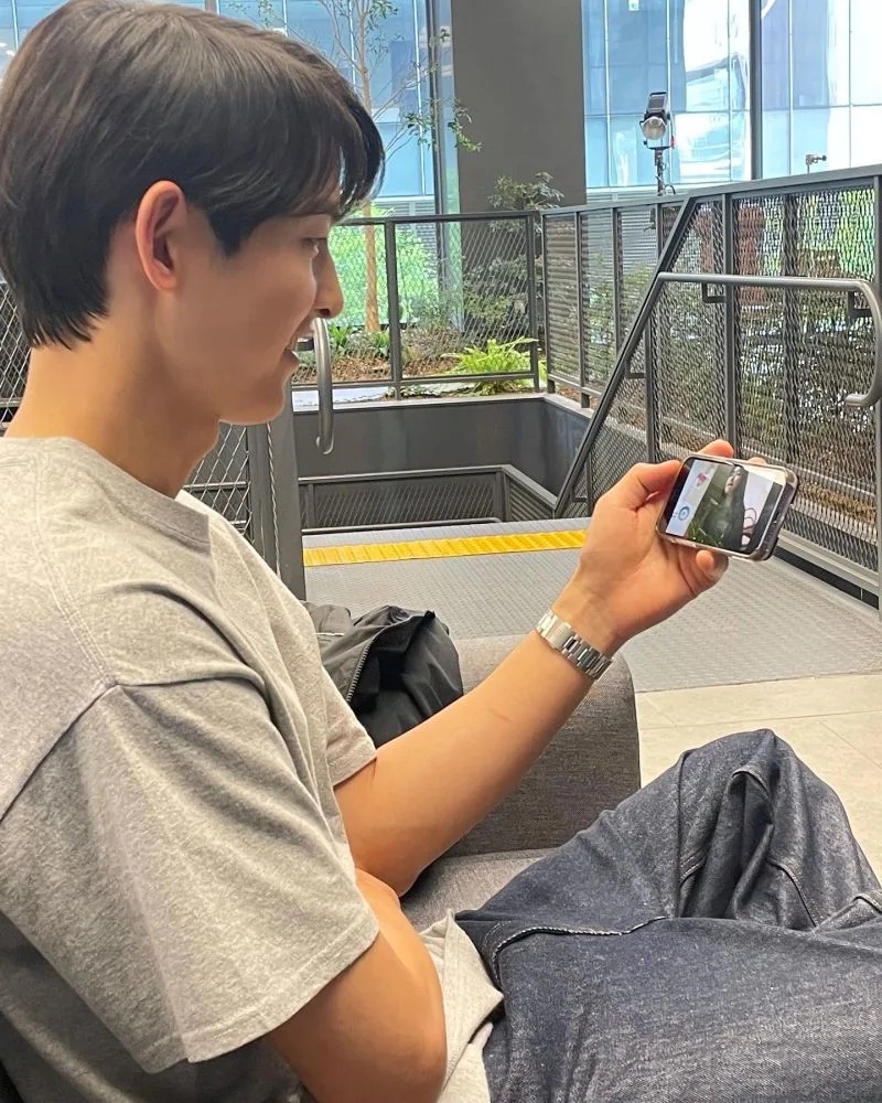 宋仲基爆秘恋金泰梨  挽手同游巴黎真相曝光