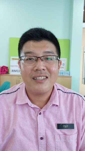 封底（大都会）吉胆岛华联小学筹建篮球场