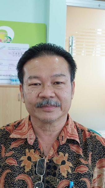 封底(大都会)吉胆岛华联小学筹建篮球场