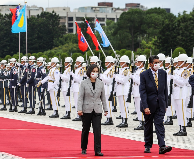 将调整防御战略 蔡英文:台湾不会仅依赖他国协防