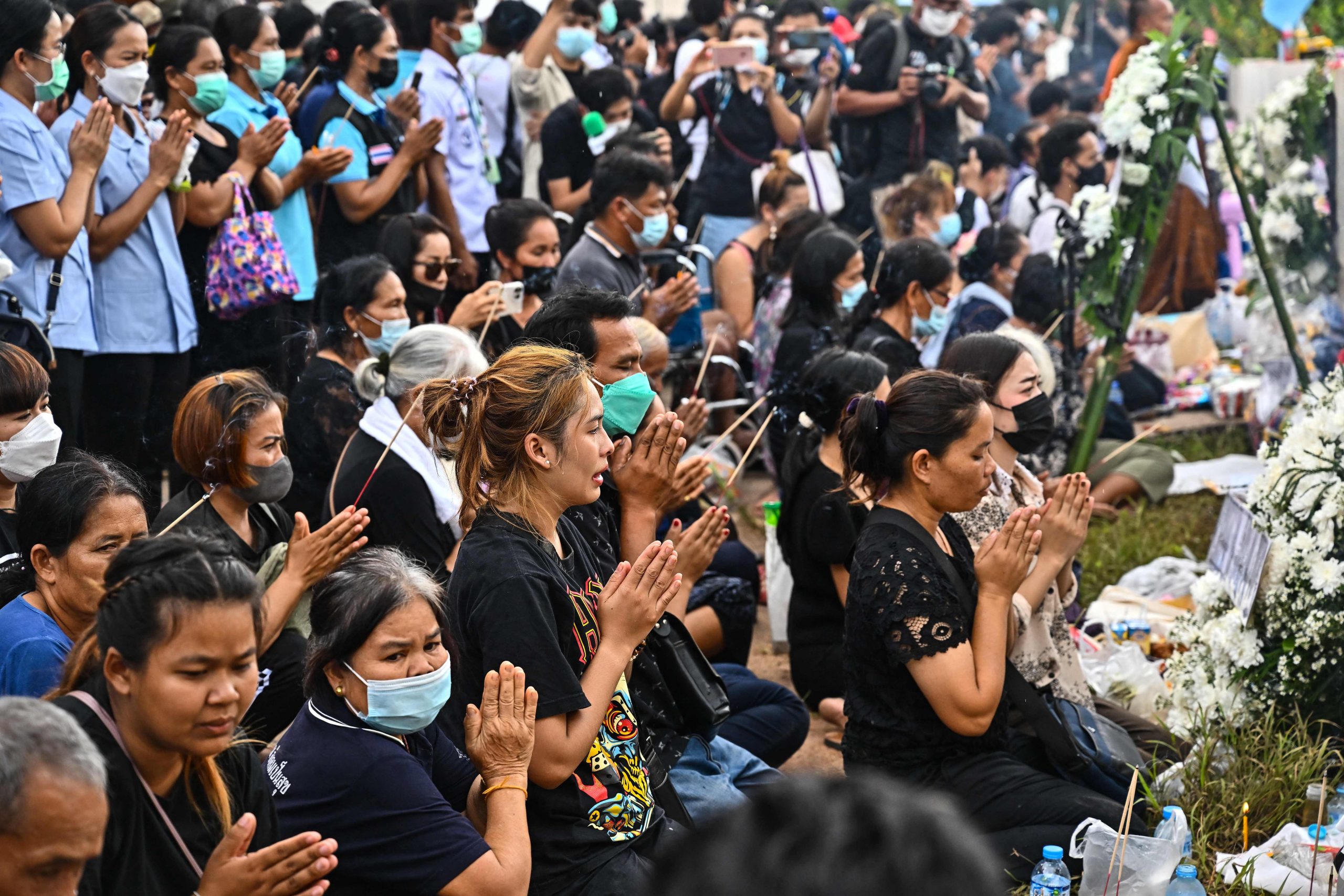 屠杀托儿所凶手老母亲独自送行…泪喊：愿下辈子当好人