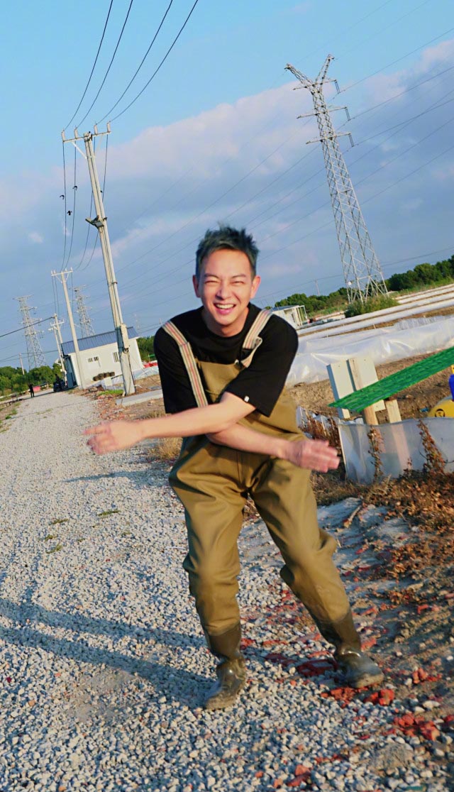 带货表演徒手掰苹果榨橙汁  梁竞徽遭网毒舌狂踩