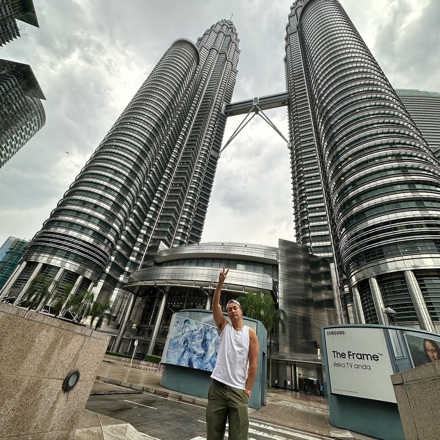 张建声《鬼地方》享齐人之福 自认年纪大拍亲热戏有挑战	