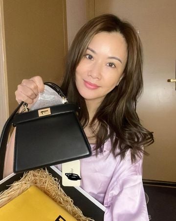张文慈叹很久没买名牌袋  张柏芝二话不说豪送2个